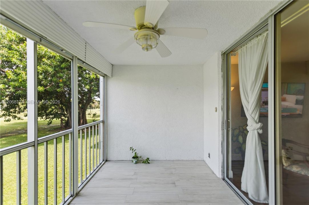 En Venta: $174,900 (2 camas, 2 baños, 1000 Pies cuadrados)