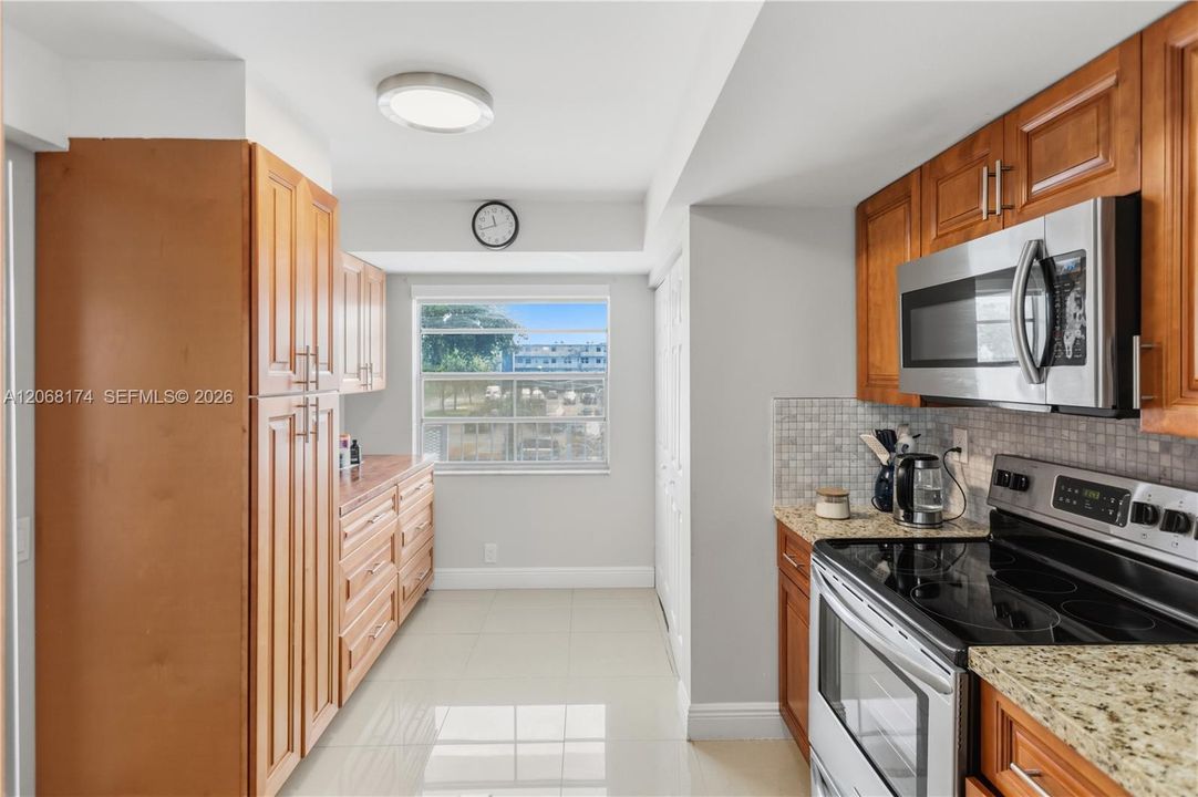 En Venta: $174,900 (2 camas, 2 baños, 1000 Pies cuadrados)
