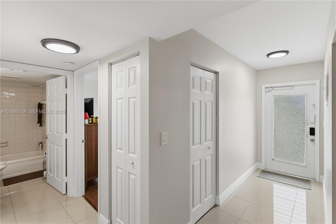 En Venta: $174,900 (2 camas, 2 baños, 1000 Pies cuadrados)