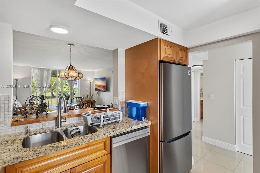 En Venta: $174,900 (2 camas, 2 baños, 1000 Pies cuadrados)