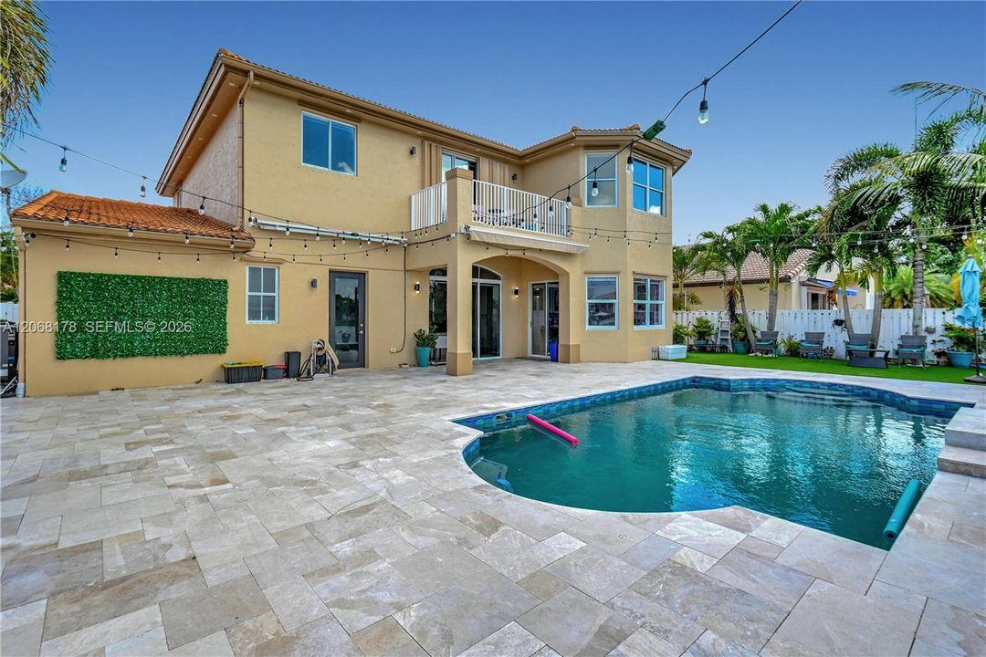 For Sale: $1,000,000 (5 beds, 3 baths, 3098 Square Feet)