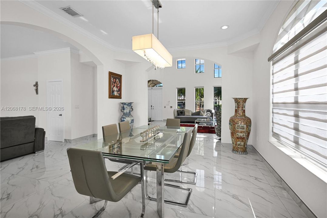 For Sale: $1,000,000 (5 beds, 3 baths, 3098 Square Feet)