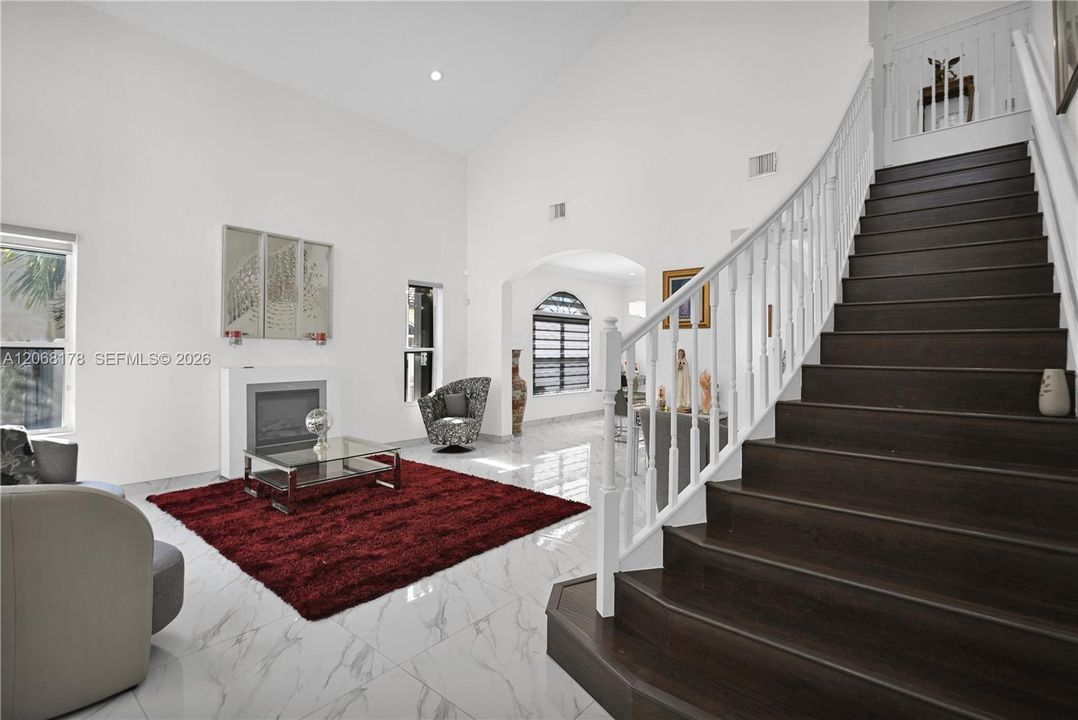 For Sale: $1,000,000 (5 beds, 3 baths, 3098 Square Feet)