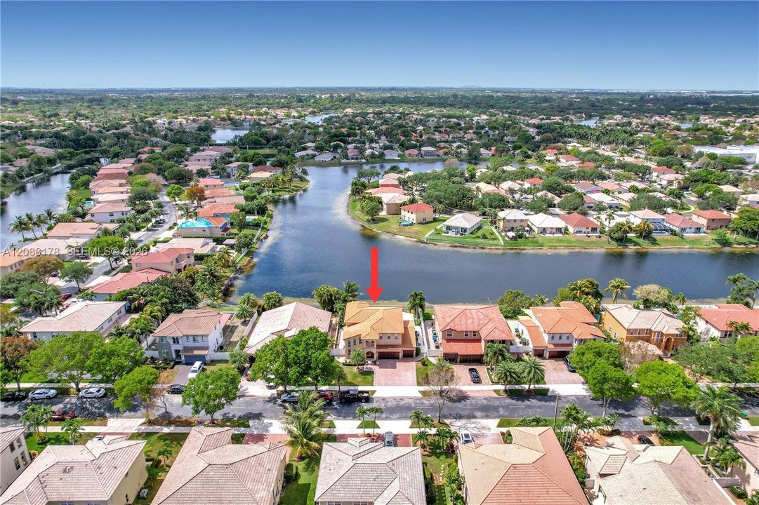 For Sale: $1,000,000 (5 beds, 3 baths, 3098 Square Feet)