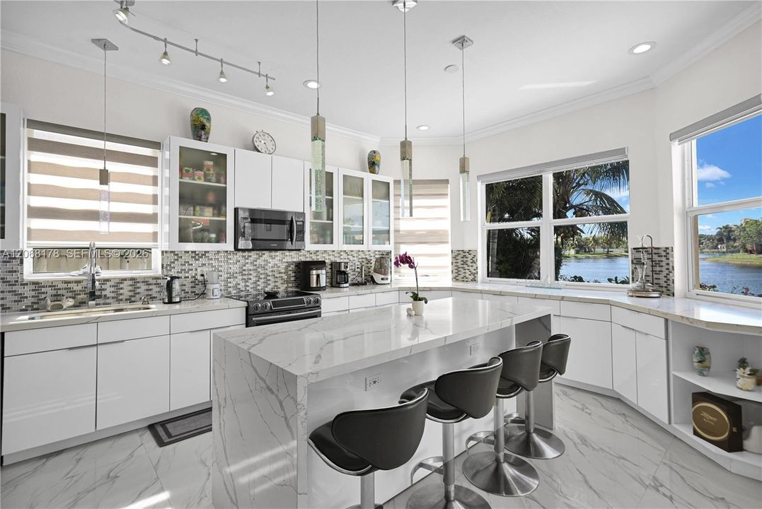 For Sale: $1,000,000 (5 beds, 3 baths, 3098 Square Feet)