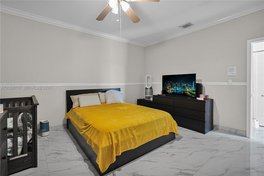 For Sale: $1,000,000 (5 beds, 3 baths, 3098 Square Feet)