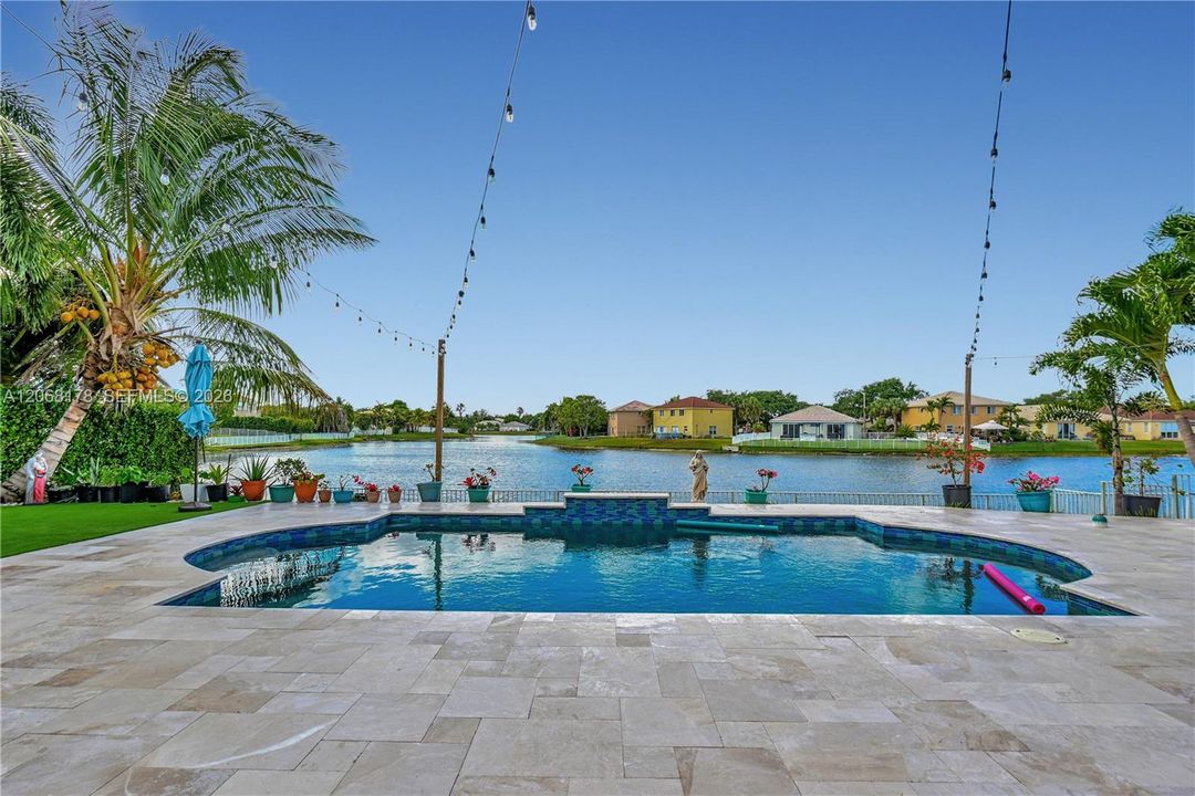 For Sale: $1,000,000 (5 beds, 3 baths, 3098 Square Feet)