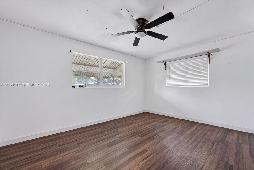 Active With Contract: $499,999 (3 beds, 2 baths, 1200 Square Feet)