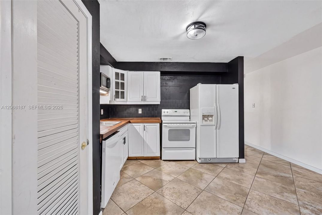 Active With Contract: $499,999 (3 beds, 2 baths, 1200 Square Feet)