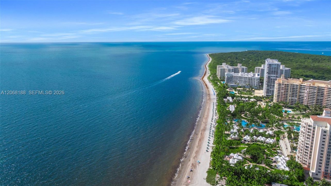 В аренду: $12,500 (4 спален, 4 ванн, 2442 Квадратных фут)