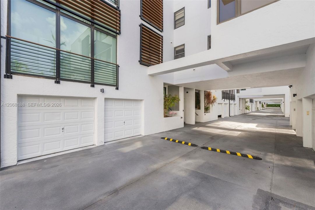 В аренду: $12,500 (4 спален, 4 ванн, 2442 Квадратных фут)