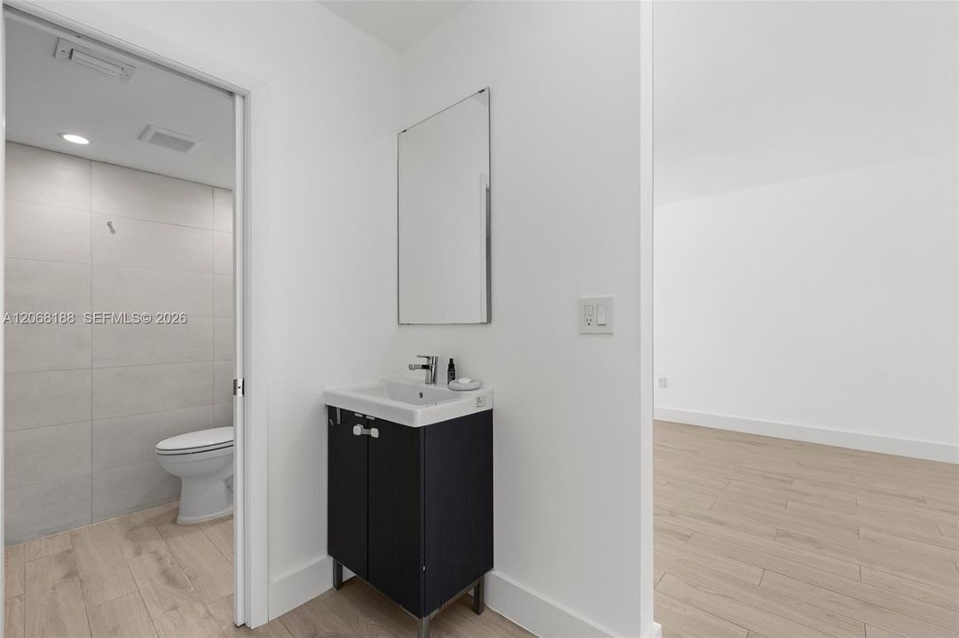 В аренду: $12,500 (4 спален, 4 ванн, 2442 Квадратных фут)