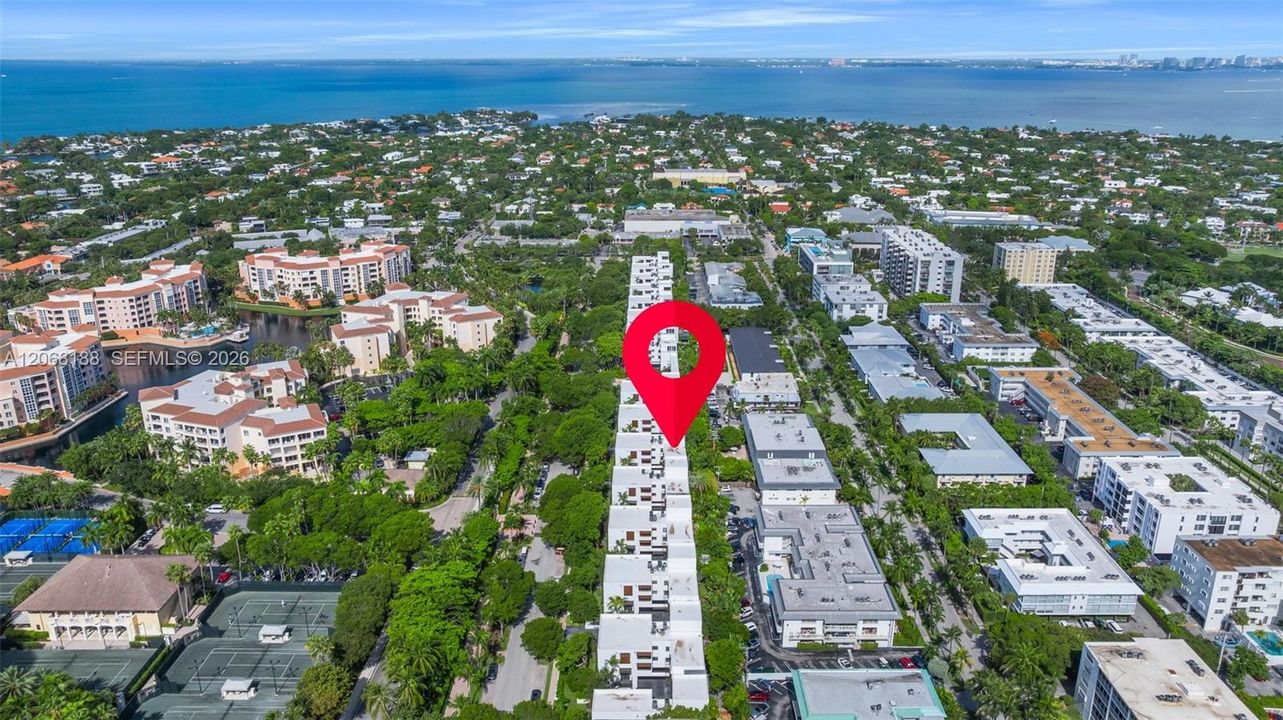 В аренду: $12,500 (4 спален, 4 ванн, 2442 Квадратных фут)