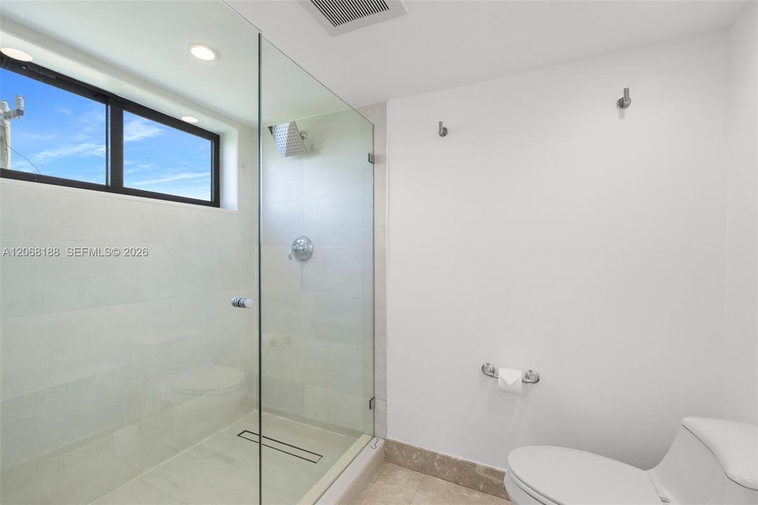 В аренду: $12,500 (4 спален, 4 ванн, 2442 Квадратных фут)