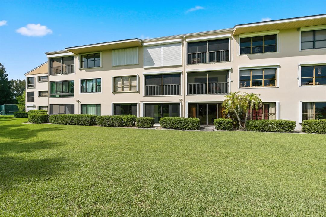 6165 Mirror Lake Drive - 106-422