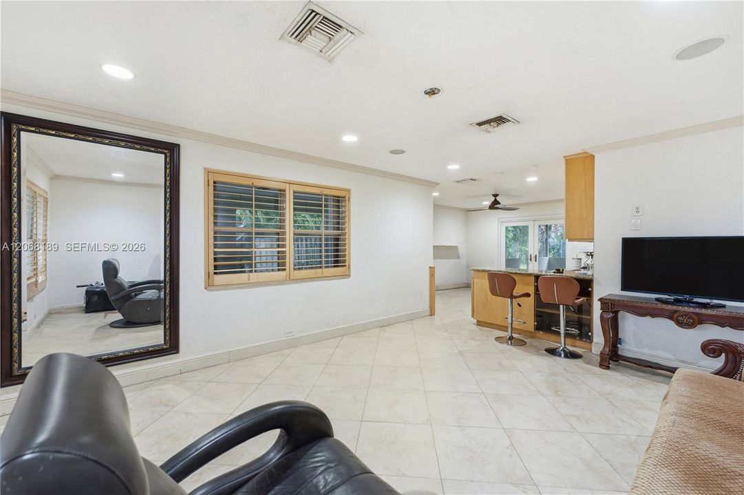 For Sale: $510,000 (2 beds, 2 baths, 1114 Square Feet)
