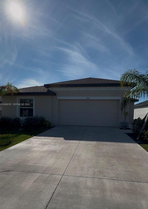 For Rent: $2,150 (4 beds, 2 baths, 1812 Square Feet)