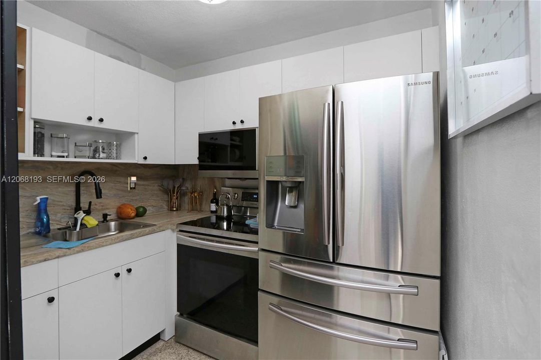 For Sale: $1,800,000 (0 beds, 0 baths, 4452 Square Feet)