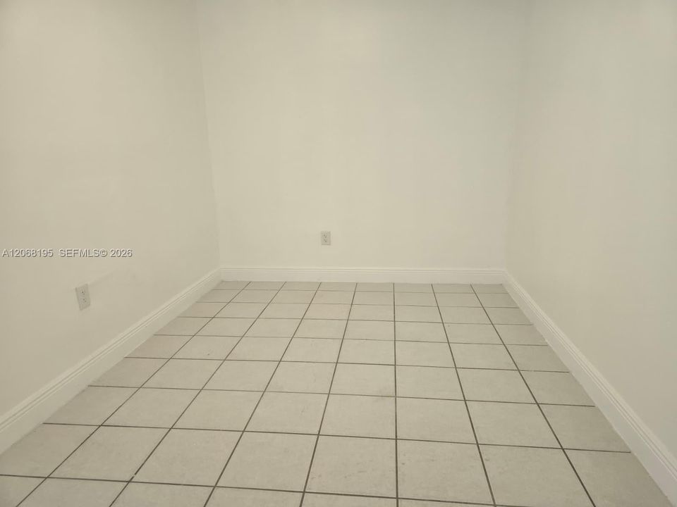 For Rent: $1,500 (1 beds, 1 baths, 683 Square Feet)