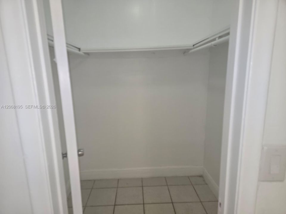 For Rent: $1,500 (1 beds, 1 baths, 683 Square Feet)
