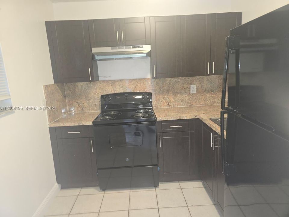 For Rent: $1,500 (1 beds, 1 baths, 683 Square Feet)