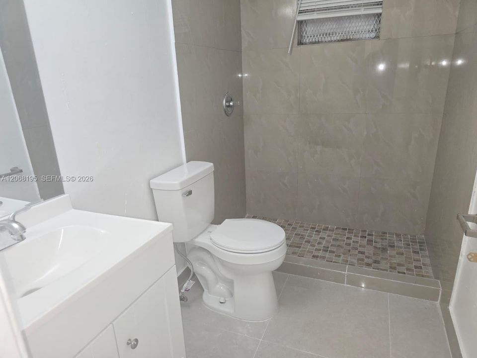 For Rent: $1,500 (1 beds, 1 baths, 683 Square Feet)