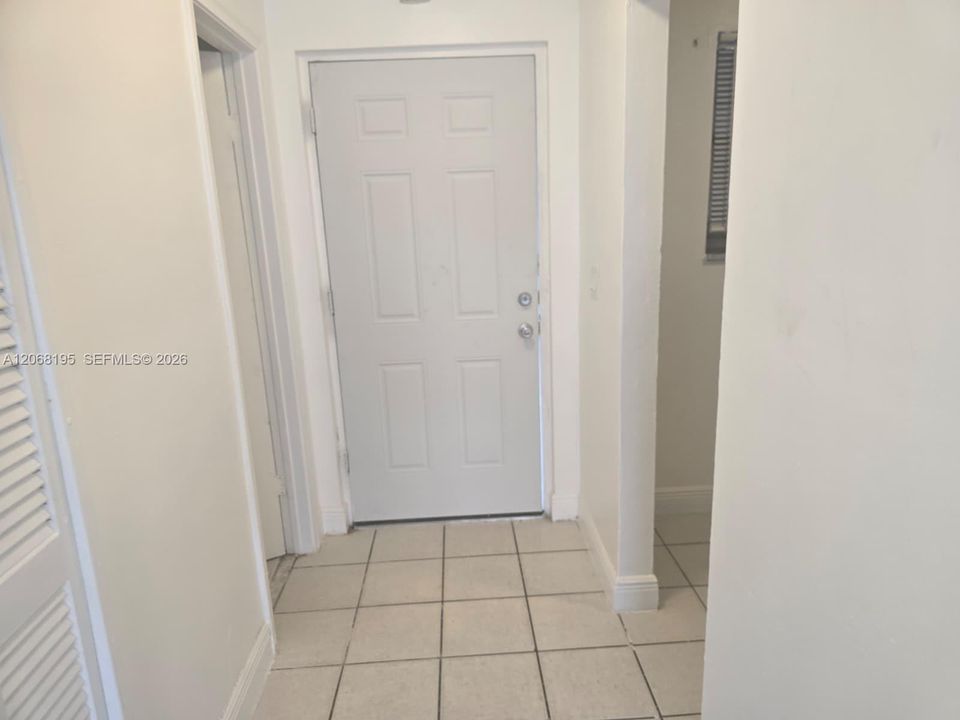 For Rent: $1,500 (1 beds, 1 baths, 683 Square Feet)