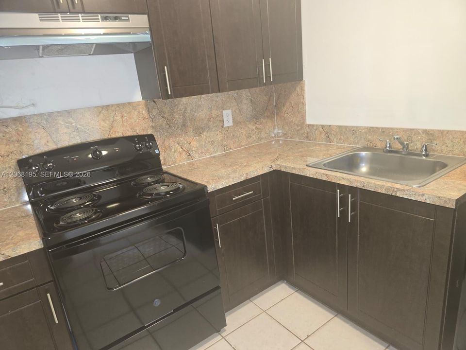 For Rent: $1,500 (1 beds, 1 baths, 683 Square Feet)