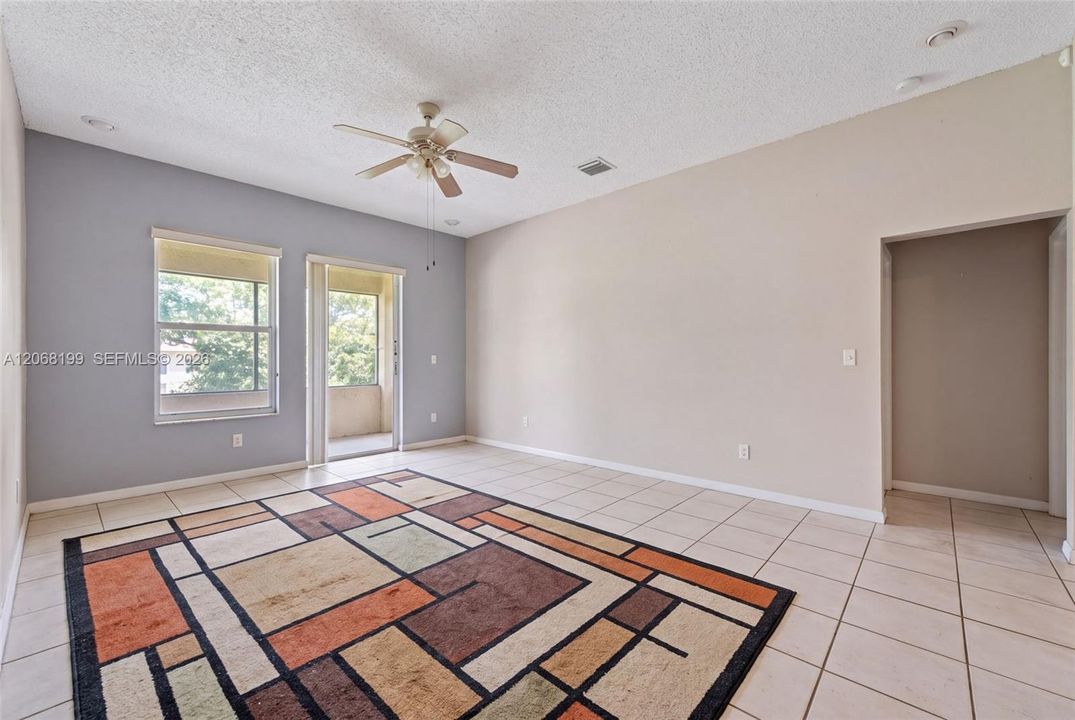 Active With Contract: $499,900 (3 beds, 2 baths, 1639 Square Feet)
