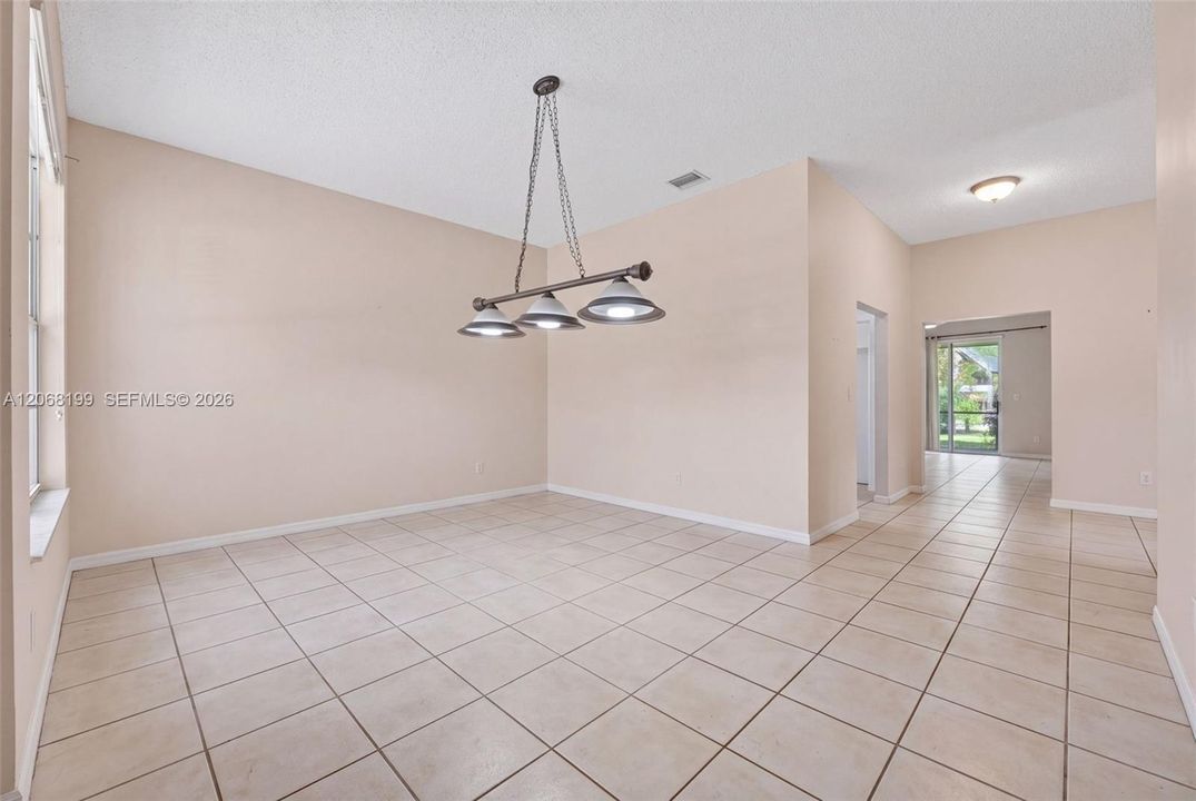 Active With Contract: $499,900 (3 beds, 2 baths, 1639 Square Feet)