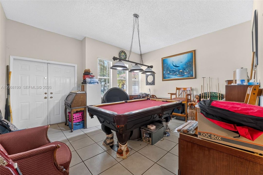 Active With Contract: $499,900 (3 beds, 2 baths, 1639 Square Feet)