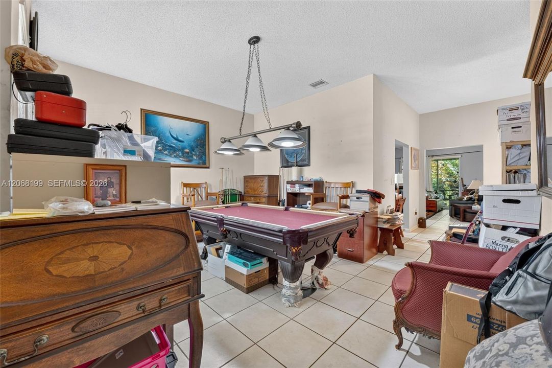 Active With Contract: $499,900 (3 beds, 2 baths, 1639 Square Feet)
