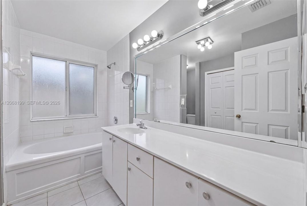 Active With Contract: $499,900 (3 beds, 2 baths, 1639 Square Feet)