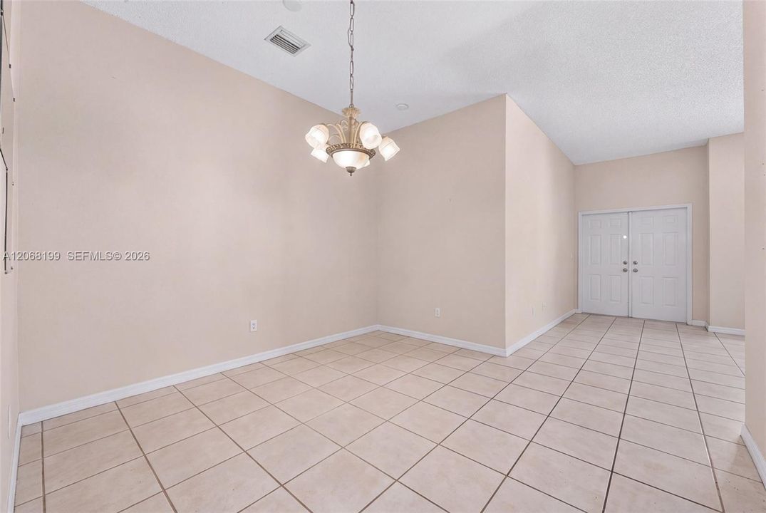 Active With Contract: $499,900 (3 beds, 2 baths, 1639 Square Feet)