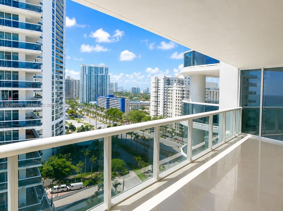 На продажу: $1,050,000 (2 спален, 2 ванн, 1782 Квадратных фут)