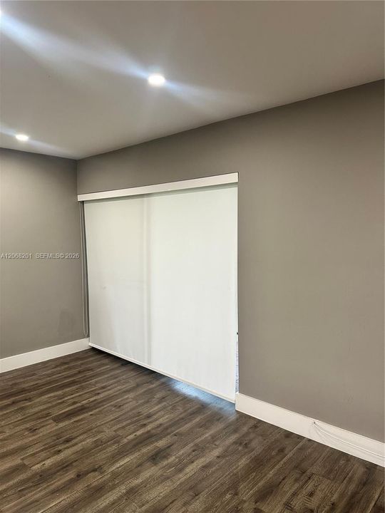 For Sale: $265,000 (2 beds, 1 baths, 878 Square Feet)