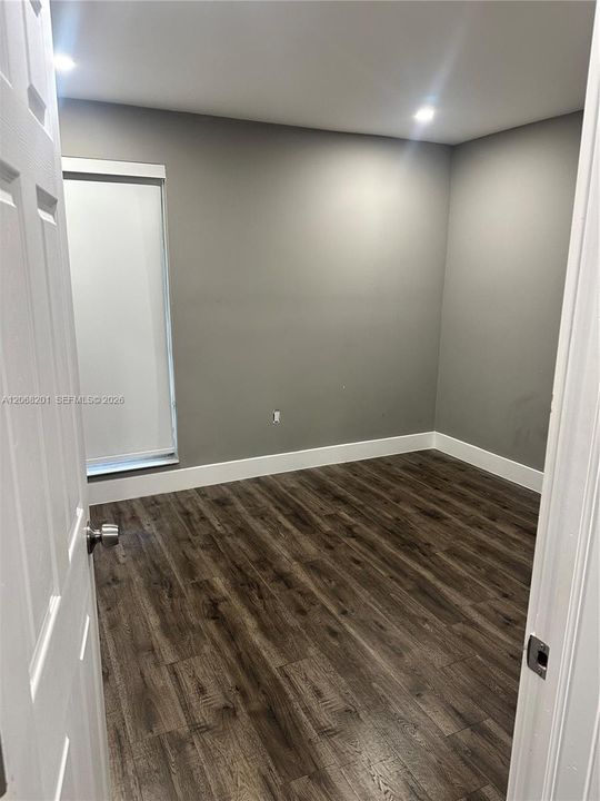 For Sale: $265,000 (2 beds, 1 baths, 878 Square Feet)