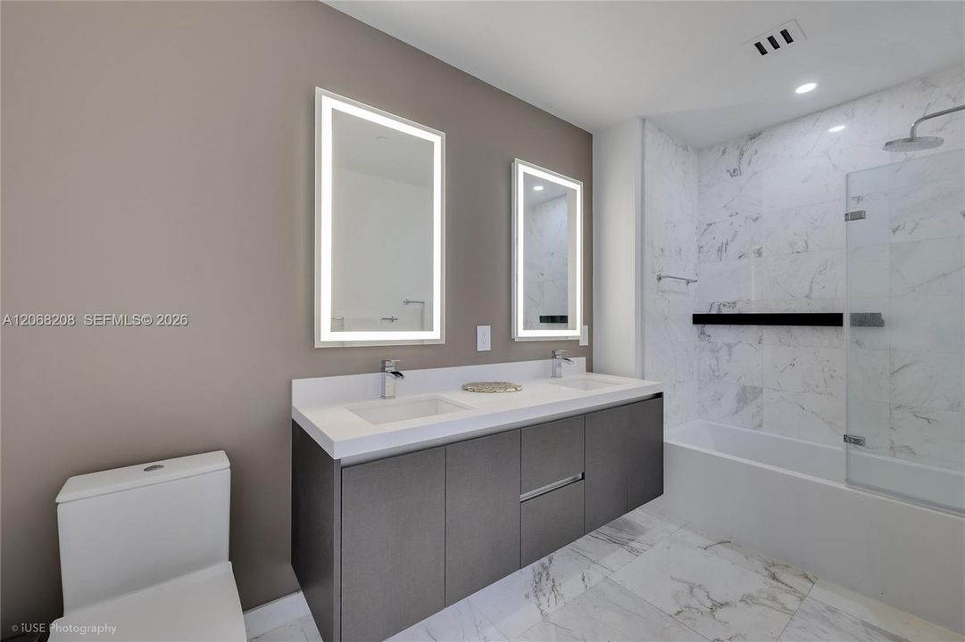 For Rent: $6,000 (1 beds, 1 baths, 937 Square Feet)
