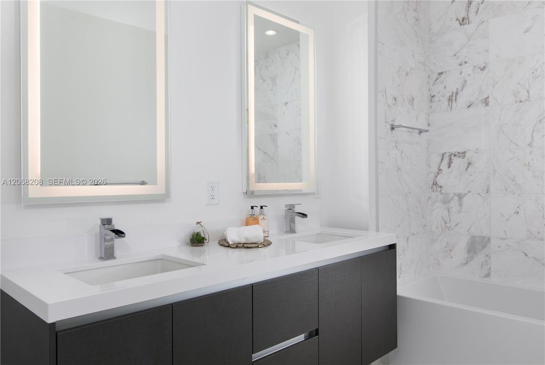 For Rent: $6,000 (1 beds, 1 baths, 937 Square Feet)
