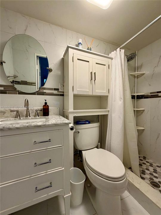 En Renta: $5,545 (5 camas, 3 baños, 2200 Pies cuadrados)