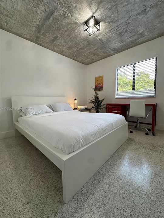 For Rent: $2,495 (2 beds, 1 baths, 800 Square Feet)