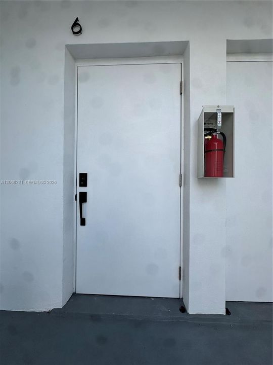For Rent: $2,495 (2 beds, 1 baths, 800 Square Feet)