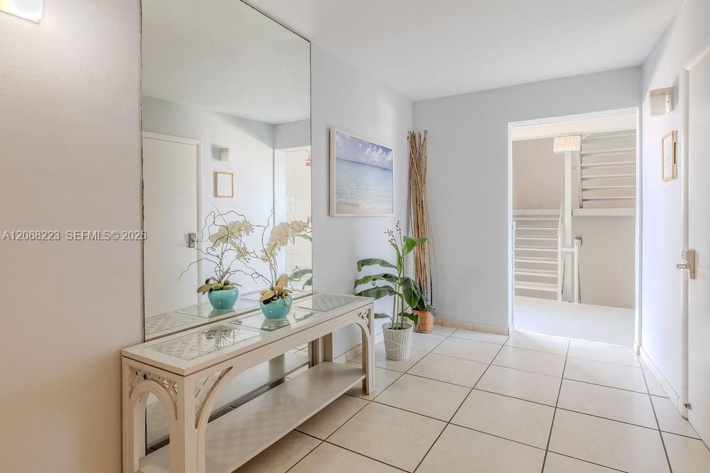 For Rent: $1,600 (2 beds, 2 baths, 1076 Square Feet)