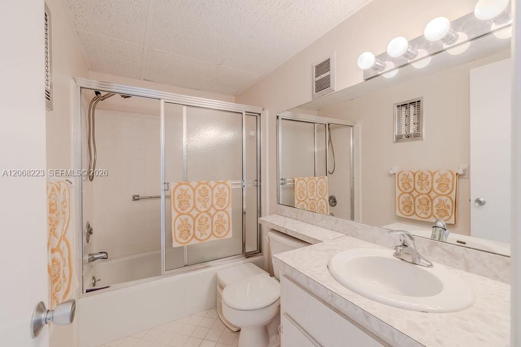 For Rent: $1,600 (2 beds, 2 baths, 1076 Square Feet)