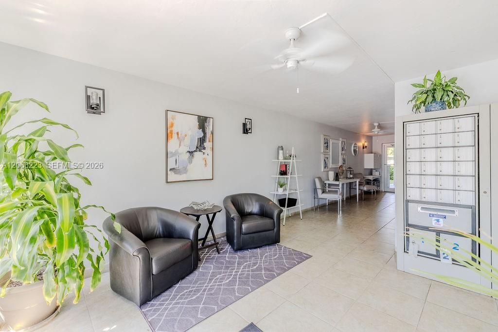 For Rent: $1,600 (2 beds, 2 baths, 1076 Square Feet)