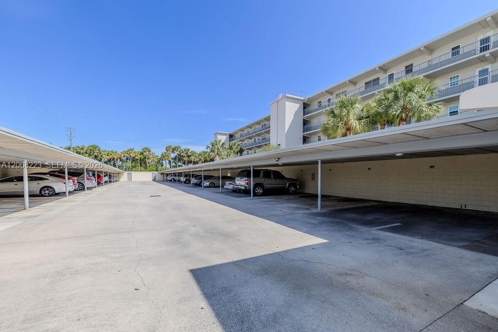 For Rent: $1,600 (2 beds, 2 baths, 1076 Square Feet)