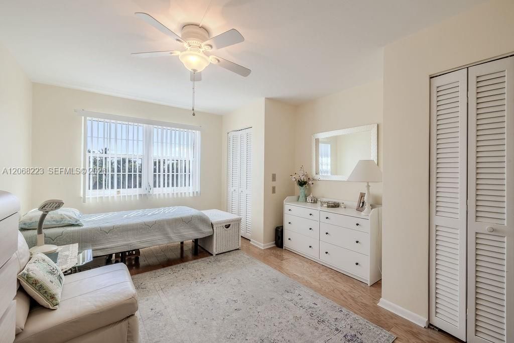 For Rent: $1,600 (2 beds, 2 baths, 1076 Square Feet)