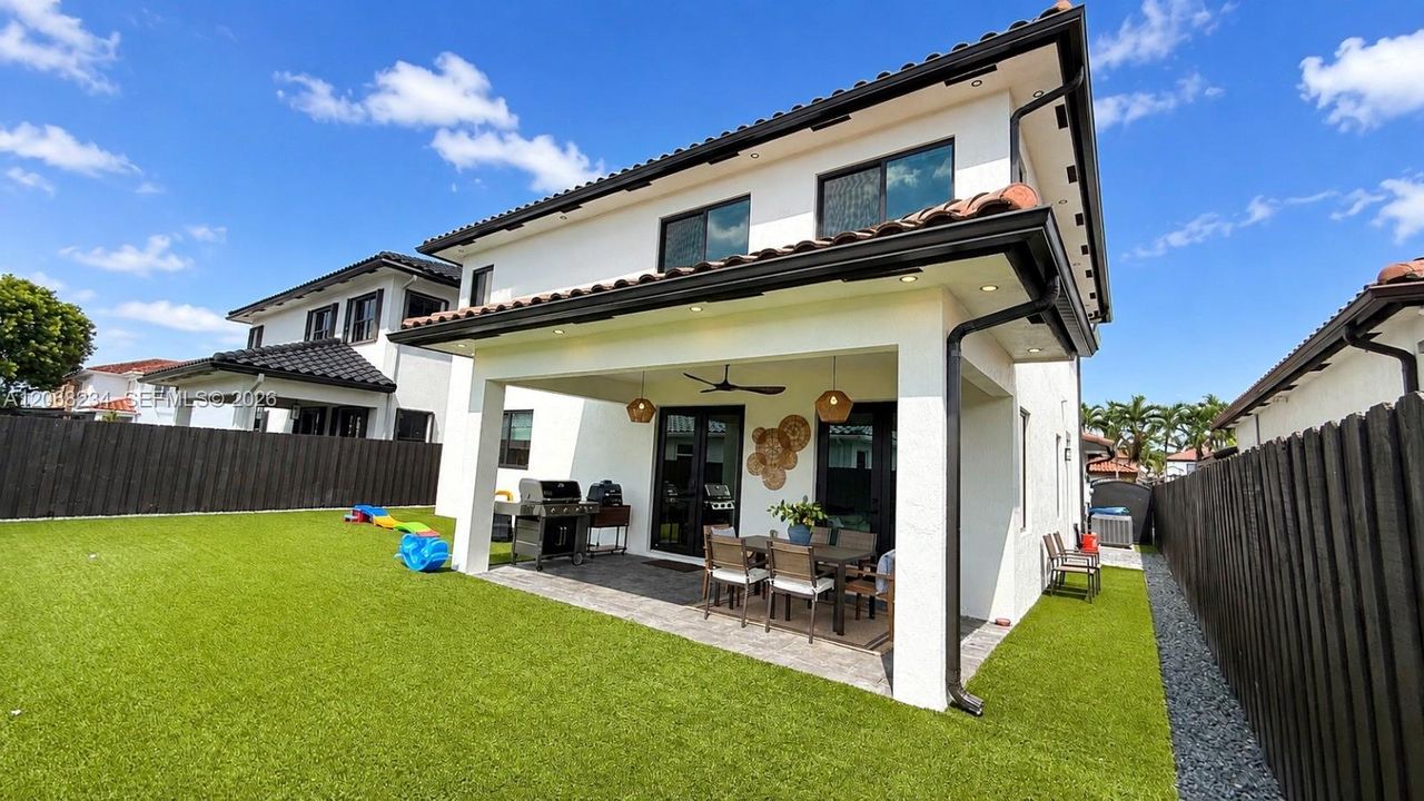 For Sale: $1,150,000 (4 beds, 4 baths, 2924 Square Feet)