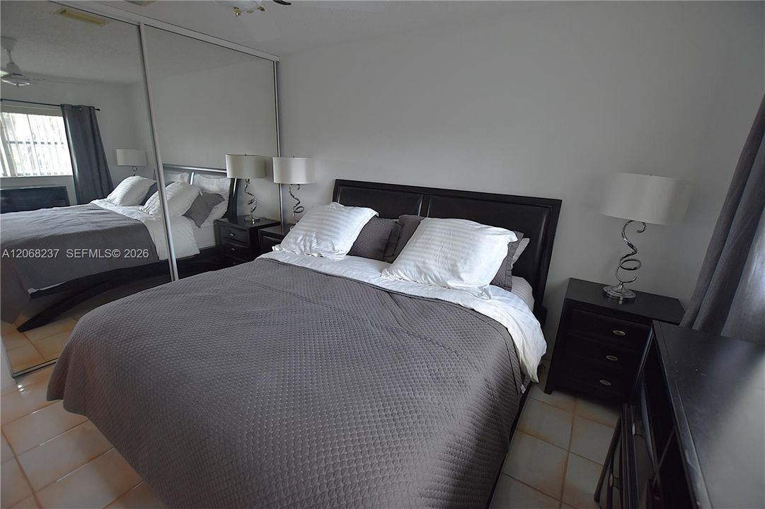 For Sale: $158,500 (2 beds, 2 baths, 910 Square Feet)