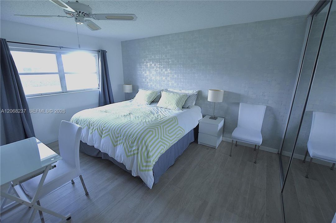 For Sale: $158,500 (2 beds, 2 baths, 910 Square Feet)